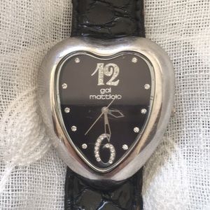 Ladies fashion watch with black face
